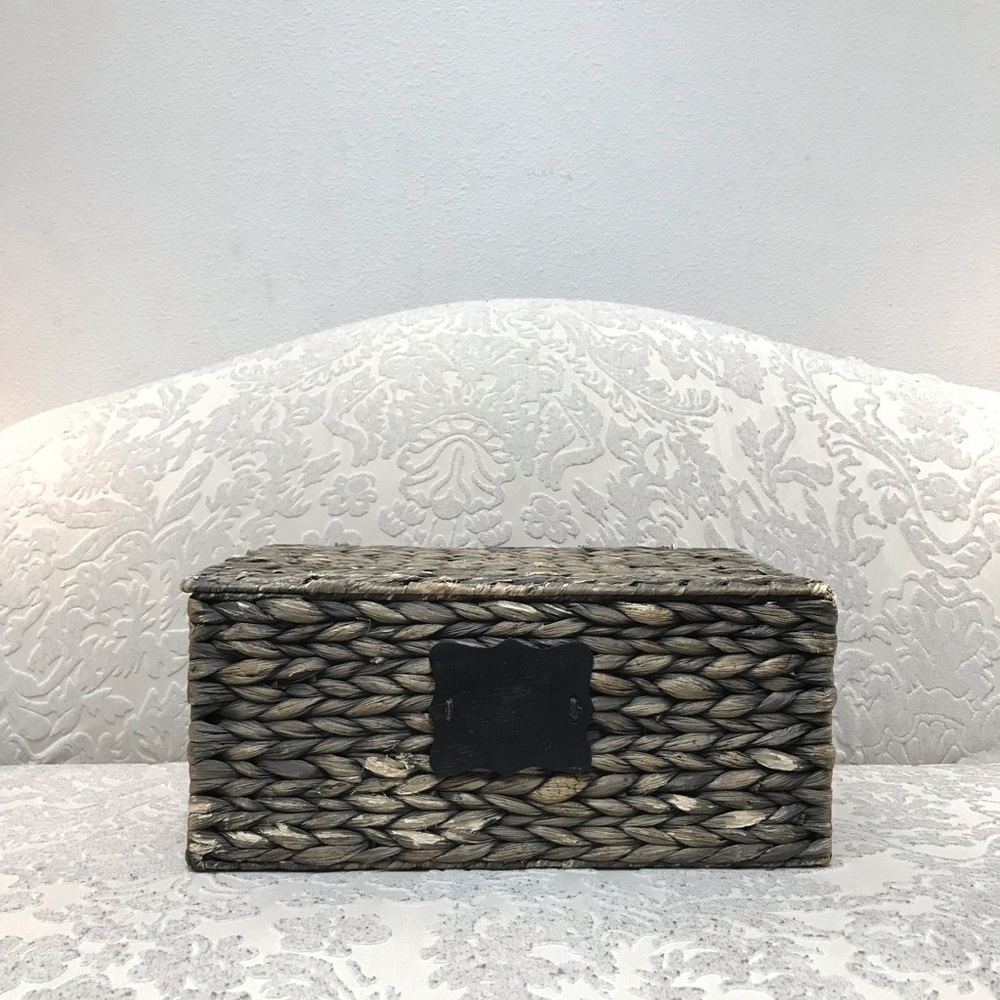 Natural Rustic Wicker Woven Hyacinth Storage Basket Box with Lid - LARGE